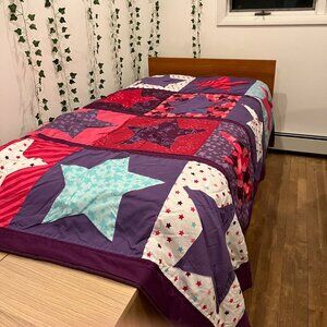 Twin blanket and pillow sham set